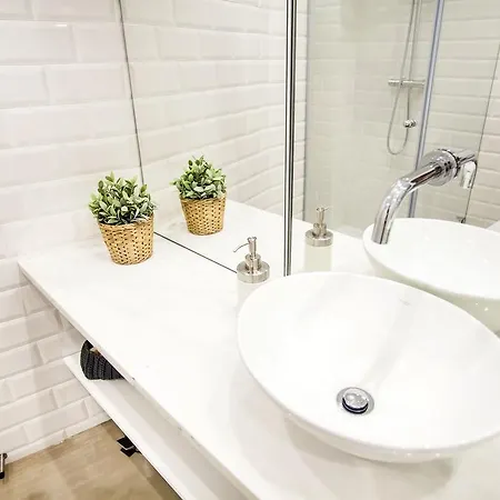 Lovelystay - Alfama Charming Experience! *